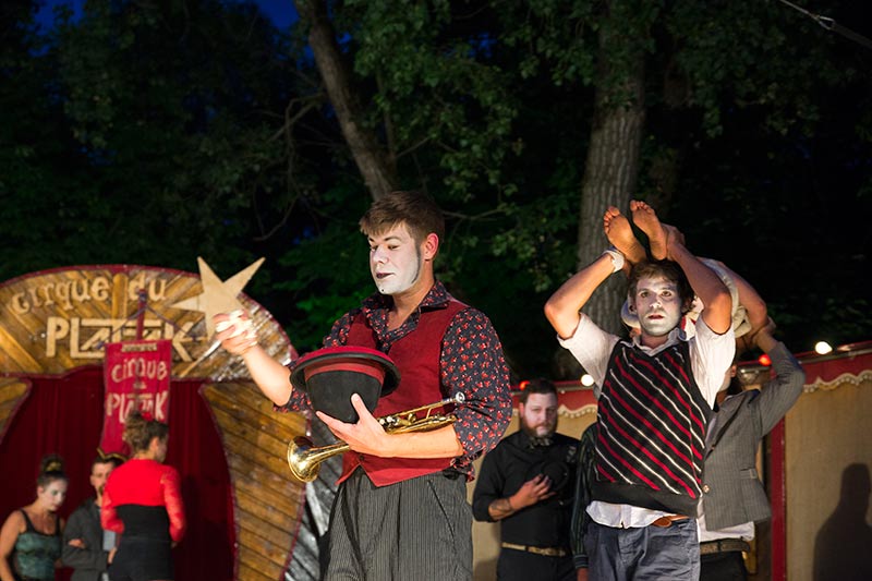 przedstawienie teatru ulicznego - sztuka Ulicy - Warszawa