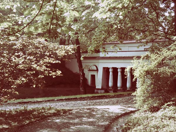 świątynia egipska w Warszawie