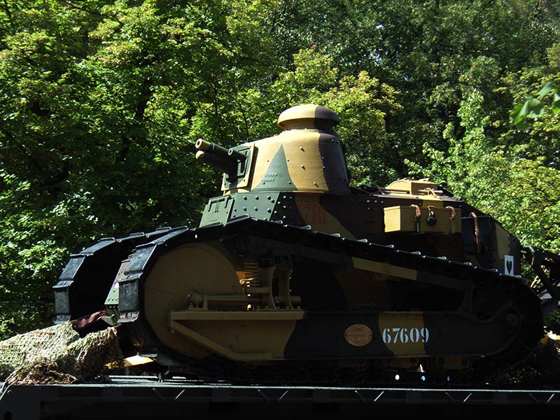 pojazd wojskowy Renault