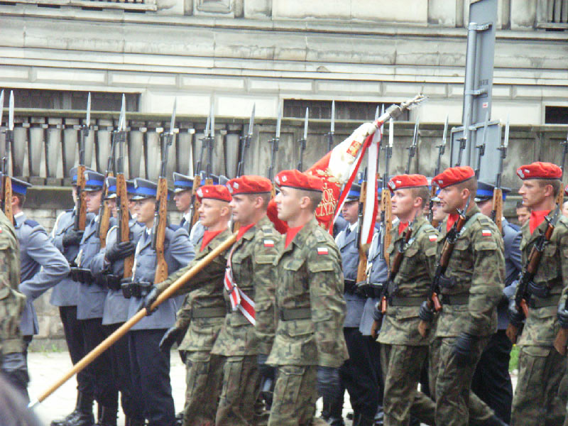 defilada wojskowa - poczet sztandarowy