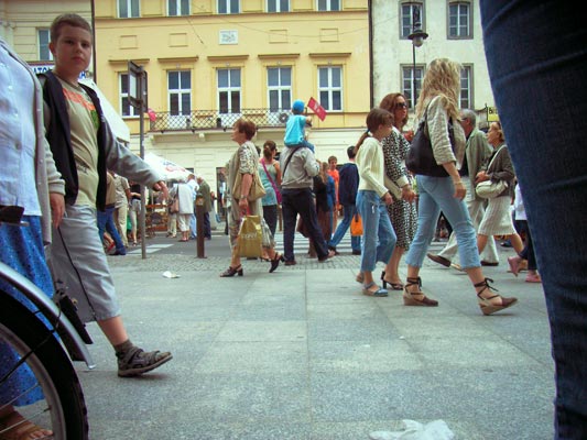 spacer po Nowym Świecie w Warszawie