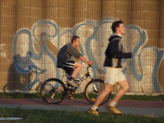 biegacz i rowerzysta
